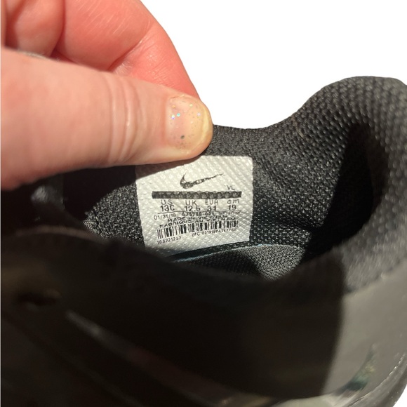 Nike Jr Hypervenom Phantom Club Black Soccer Turf shoe Size 13.5C. Great shoe. - Picture 4 of 4